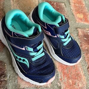 Saucony Cohesion 13 Kids Sneakers EUC